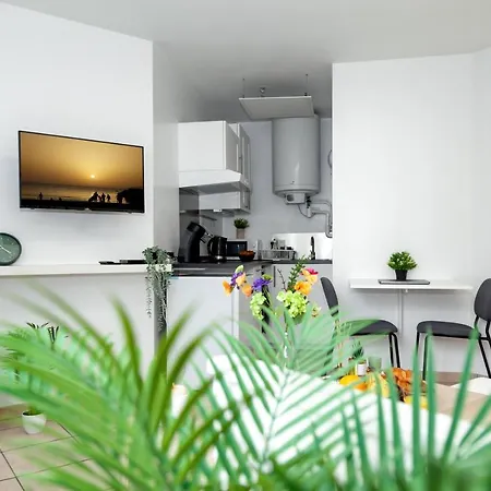 Cosy A 15 Min De Paris Апартаменты